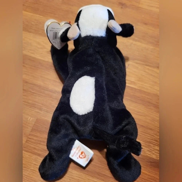 Ty Daisy the Cow Beanie Baby - Picture 2 of 3